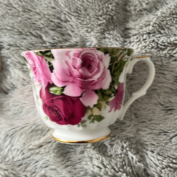 Allyn Nelson fine bone floral China tea cup and saucer - Picture 4 of 6